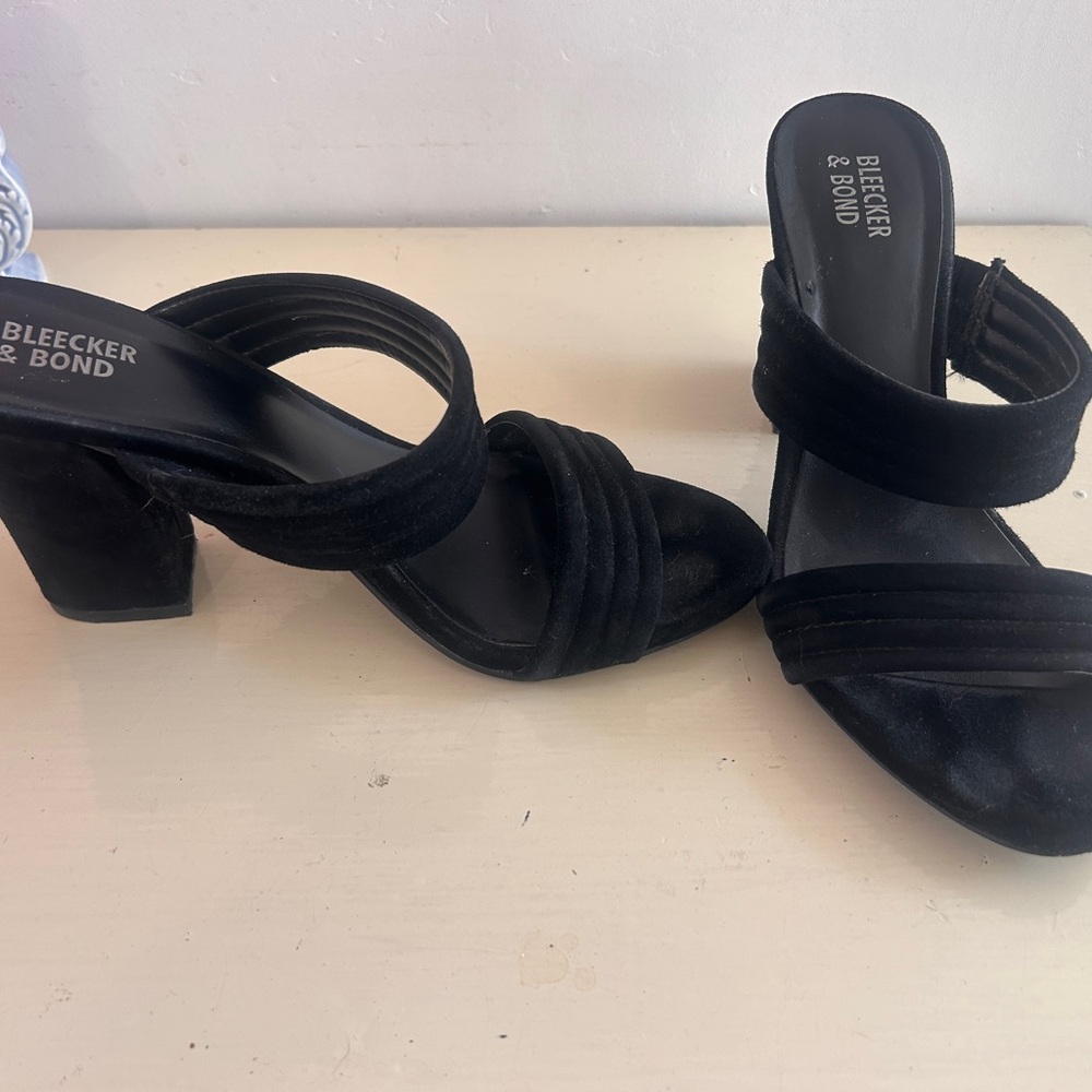 Bleecker & Bond Black Women's Heels - Picture 2 of 4